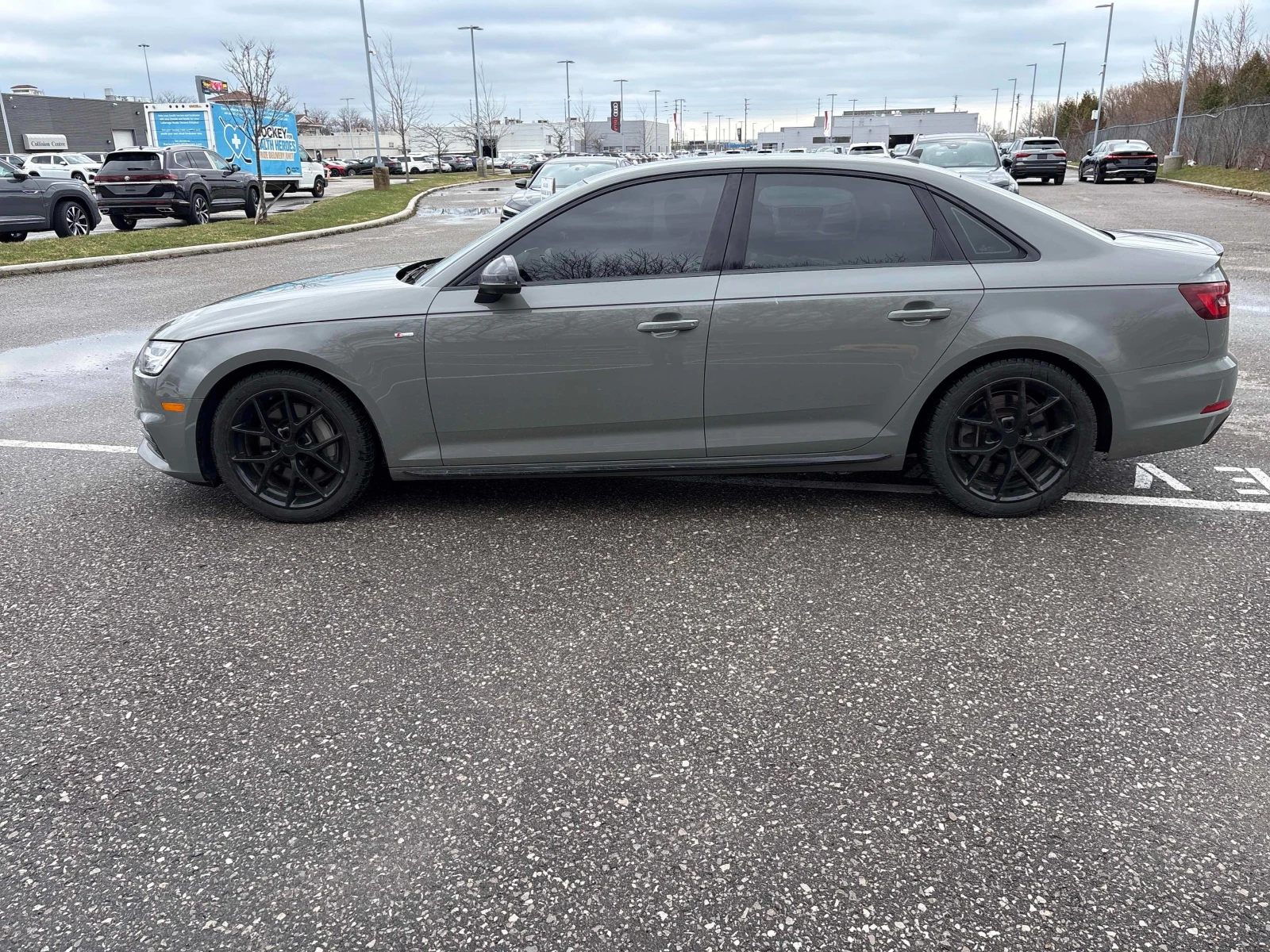 Audi A4 Progressiv * * CARFAX * * АВТО КРЕДИТ * * , снимка 3 - Автомобили и джипове - 54204793