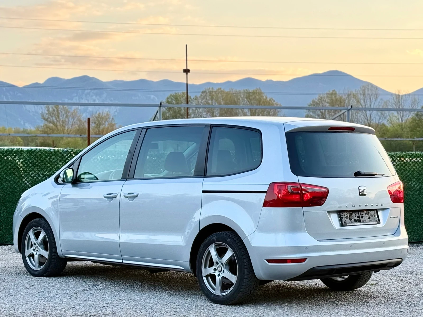 Seat Alhambra 2.0TDi 7местен* EURO 5, снимка 5 - Автомобили и джипове - 54299751