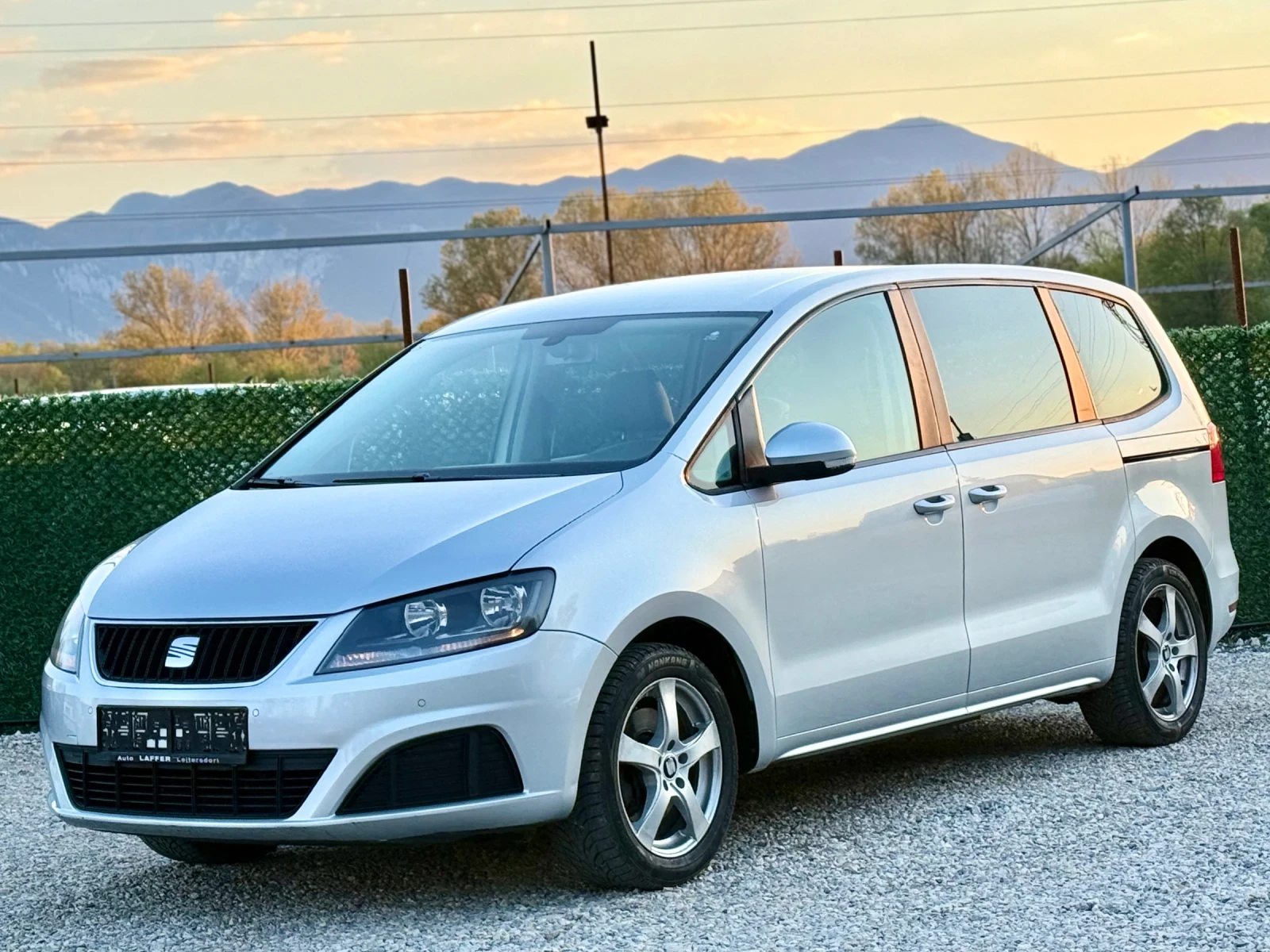 Seat Alhambra 2.0TDi 7местен* EURO 5, снимка 3 - Автомобили и джипове - 54299751