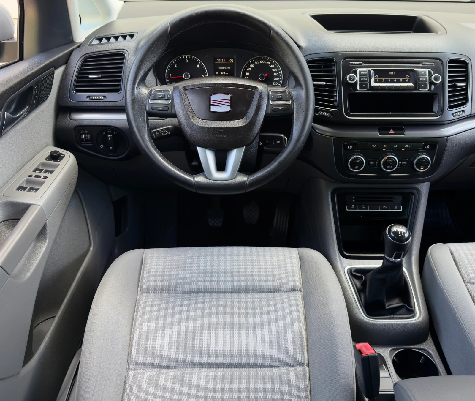 Seat Alhambra 2.0TDi 7местен* EURO 5, снимка 11 - Автомобили и джипове - 54299751