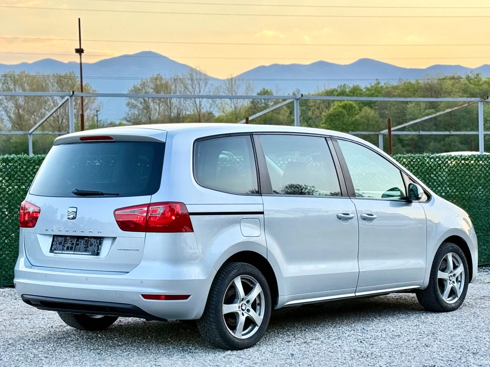 Seat Alhambra 2.0TDi 7местен* EURO 5, снимка 7 - Автомобили и джипове - 54299751