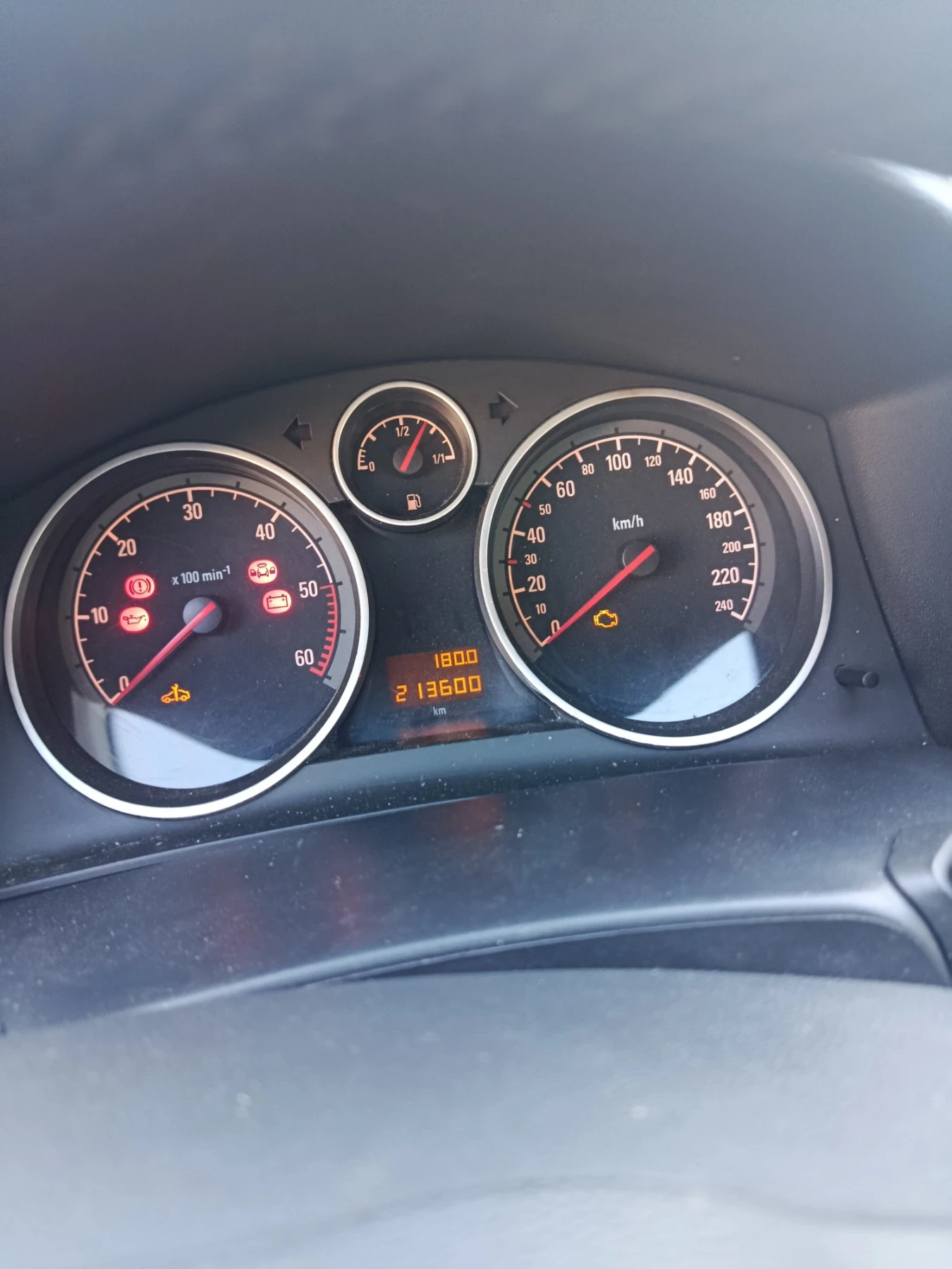 Opel Astra 1.9, снимка 4 - Автомобили и джипове - 54702456