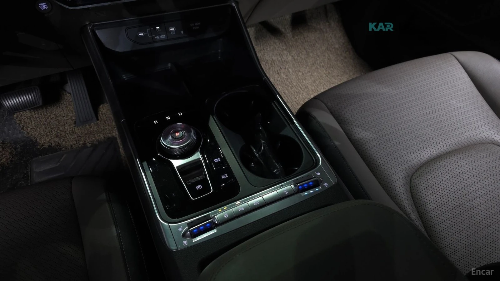 Kia Carnival * 3.5* NOBLESSE* ПОДГРЕВ* ОБДУХВАНЕ* 360* , снимка 9 - Автомобили и джипове - 54916830