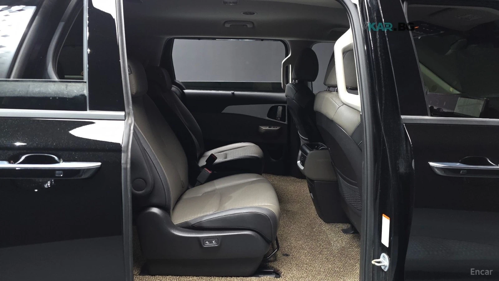Kia Carnival * 3.5* NOBLESSE* ПОДГРЕВ* ОБДУХВАНЕ* 360* , снимка 12 - Автомобили и джипове - 54916830