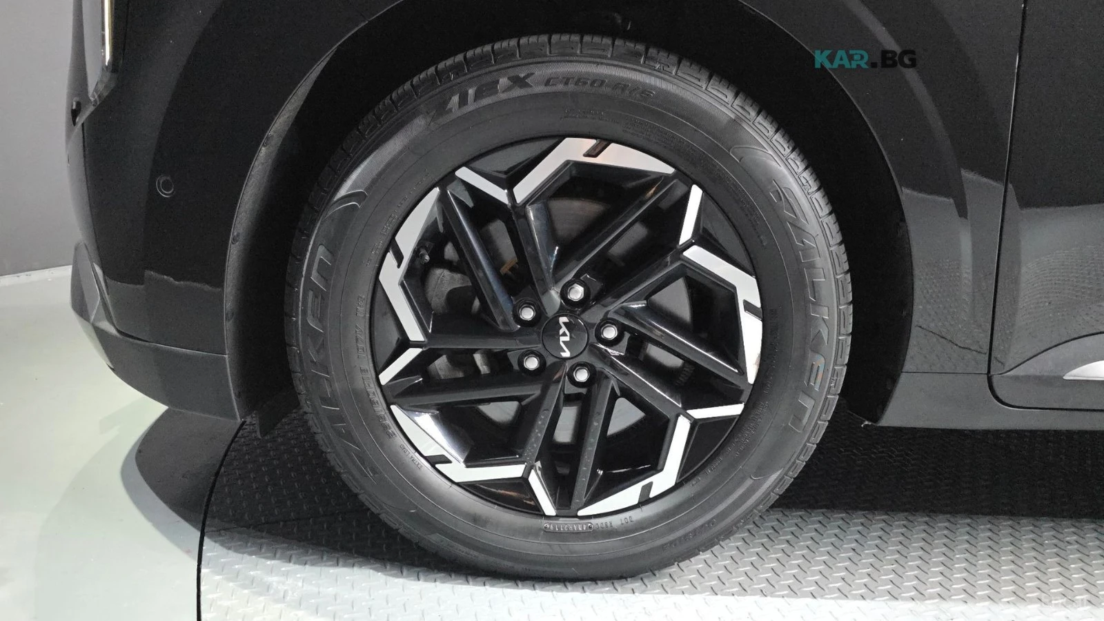 Kia Carnival * 3.5* NOBLESSE* ПОДГРЕВ* ОБДУХВАНЕ* 360* , снимка 5 - Автомобили и джипове - 54916830