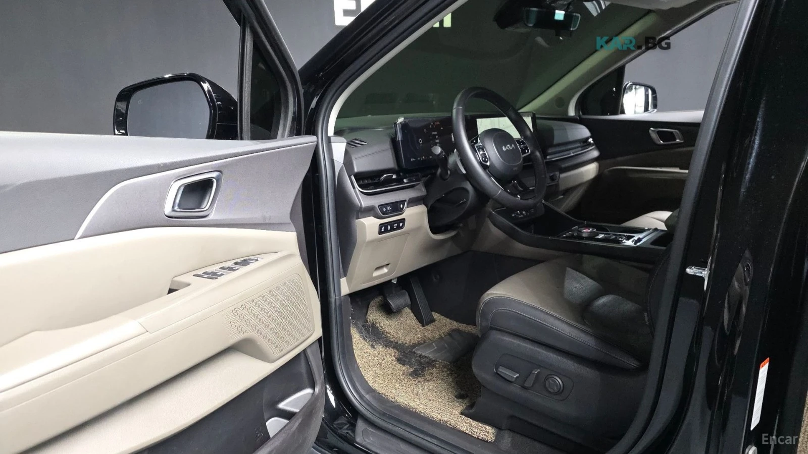 Kia Carnival * 3.5* NOBLESSE* ПОДГРЕВ* ОБДУХВАНЕ* 360* , снимка 10 - Автомобили и джипове - 54916830