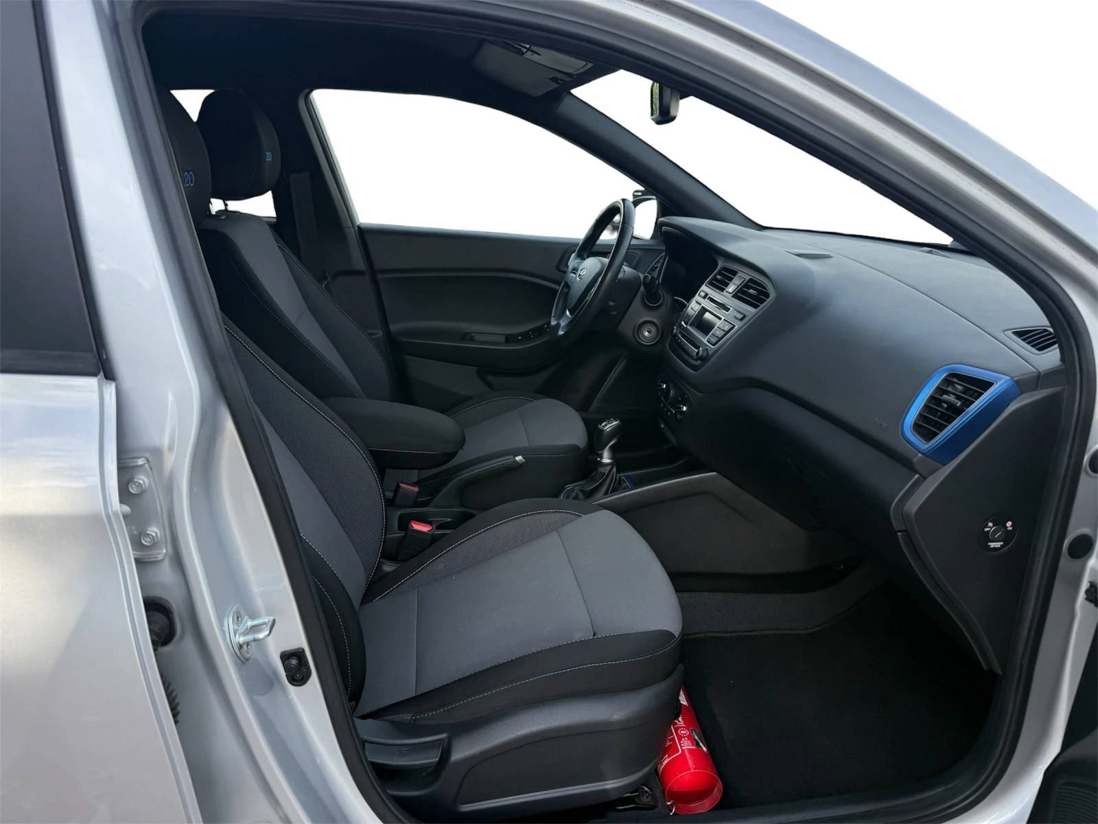 Hyundai I20 1.1CRDi/LED/PDC/Euro6, снимка 11 - Автомобили и джипове - 54929288