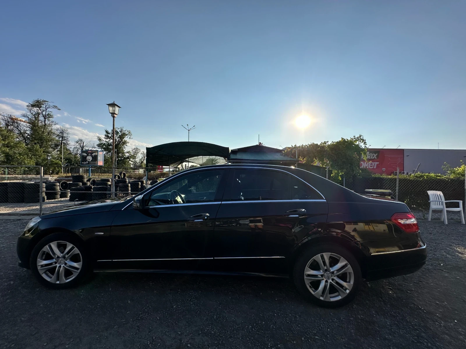 Mercedes-Benz E 220 Avantgarde BlueEFFICIENCY, снимка 2 - Автомобили и джипове - 54998926