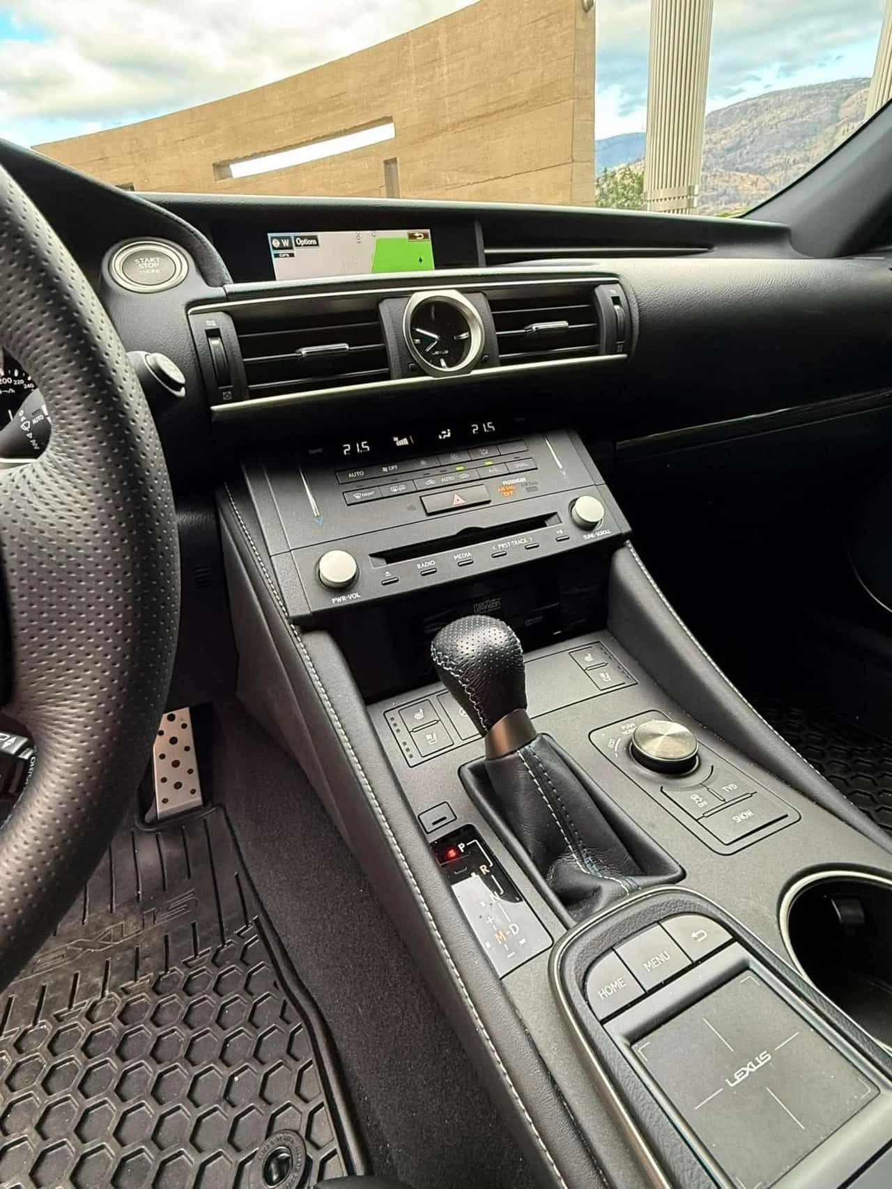 Lexus RC F * 2dr Cpe * АВТОКРЕДИТ БЕЗ ПЪРВОНАЧАЛНА ВНОСКА* , снимка 10 - Автомобили и джипове - 55194980