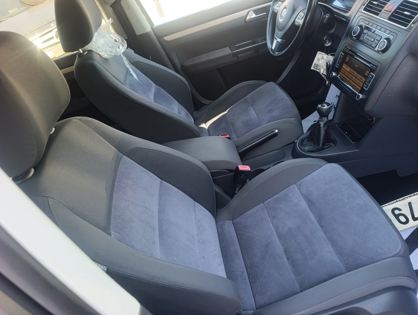 VW Touran 2.0TDI, снимка 13 - Автомобили и джипове - 55632863