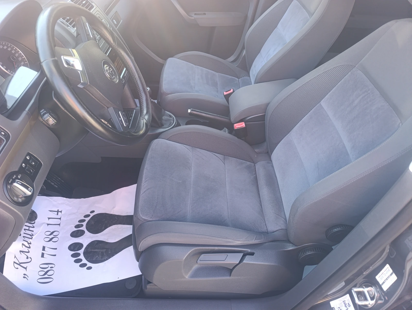VW Touran 2.0TDI, снимка 7 - Автомобили и джипове - 55632863