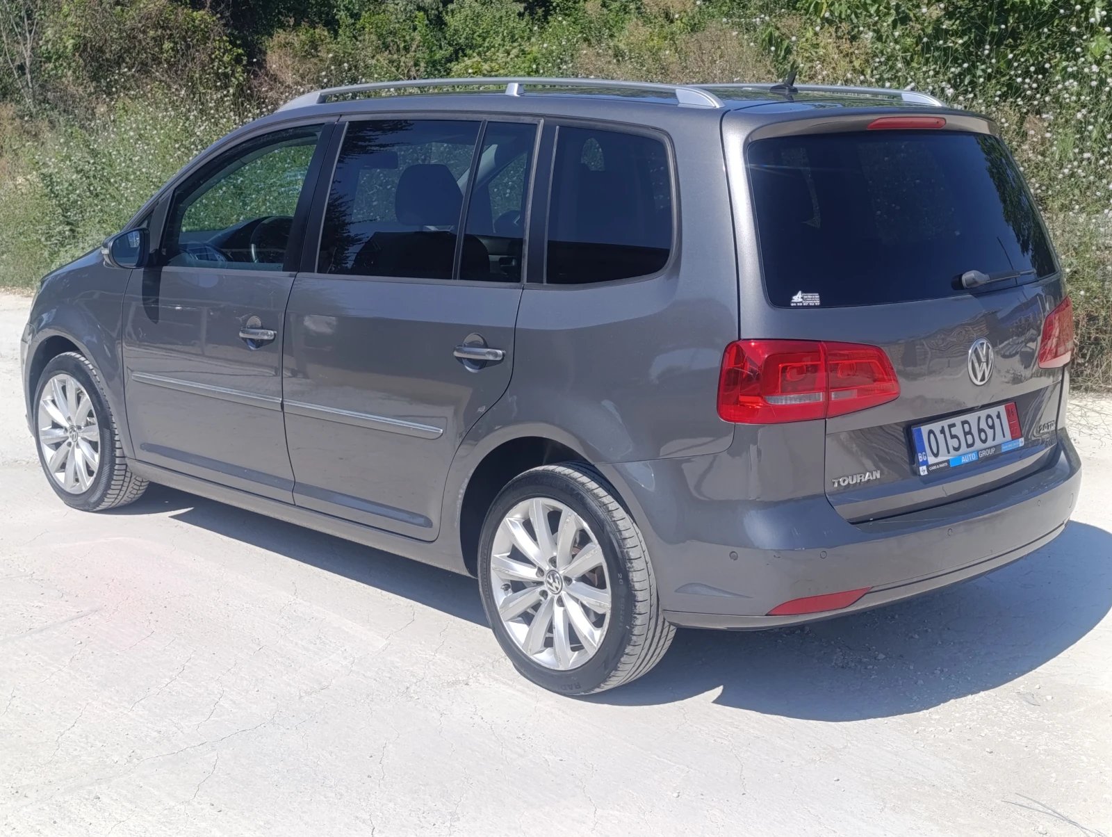 VW Touran 2.0TDI, снимка 5 - Автомобили и джипове - 55632863