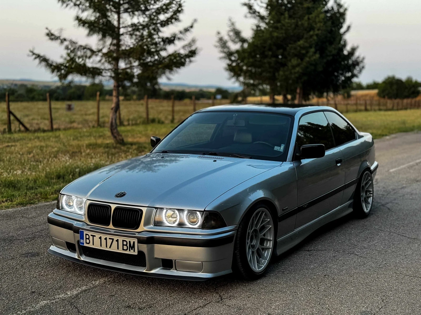 BMW 320, снимка 17 - Автомобили и джипове - 55767768