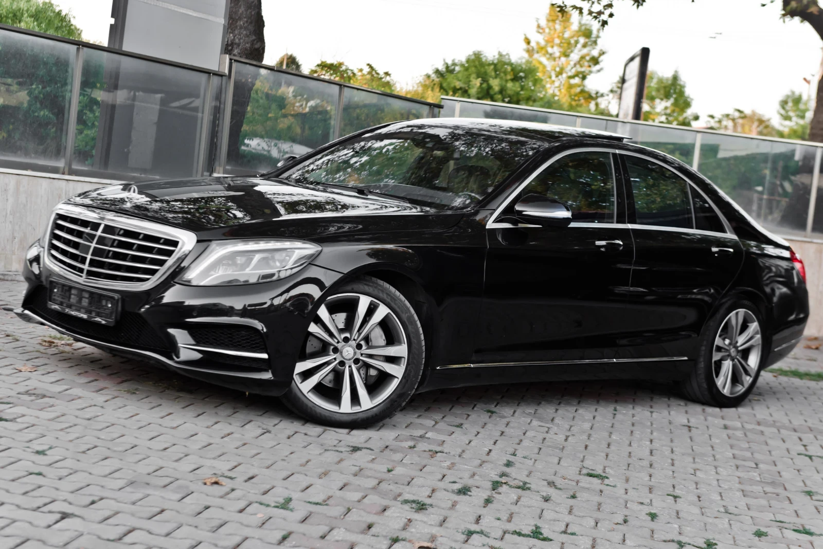Mercedes-Benz S 350 AMG/7G/4M/360/PANO/FULL, снимка 3 - Автомобили и джипове - 55989395