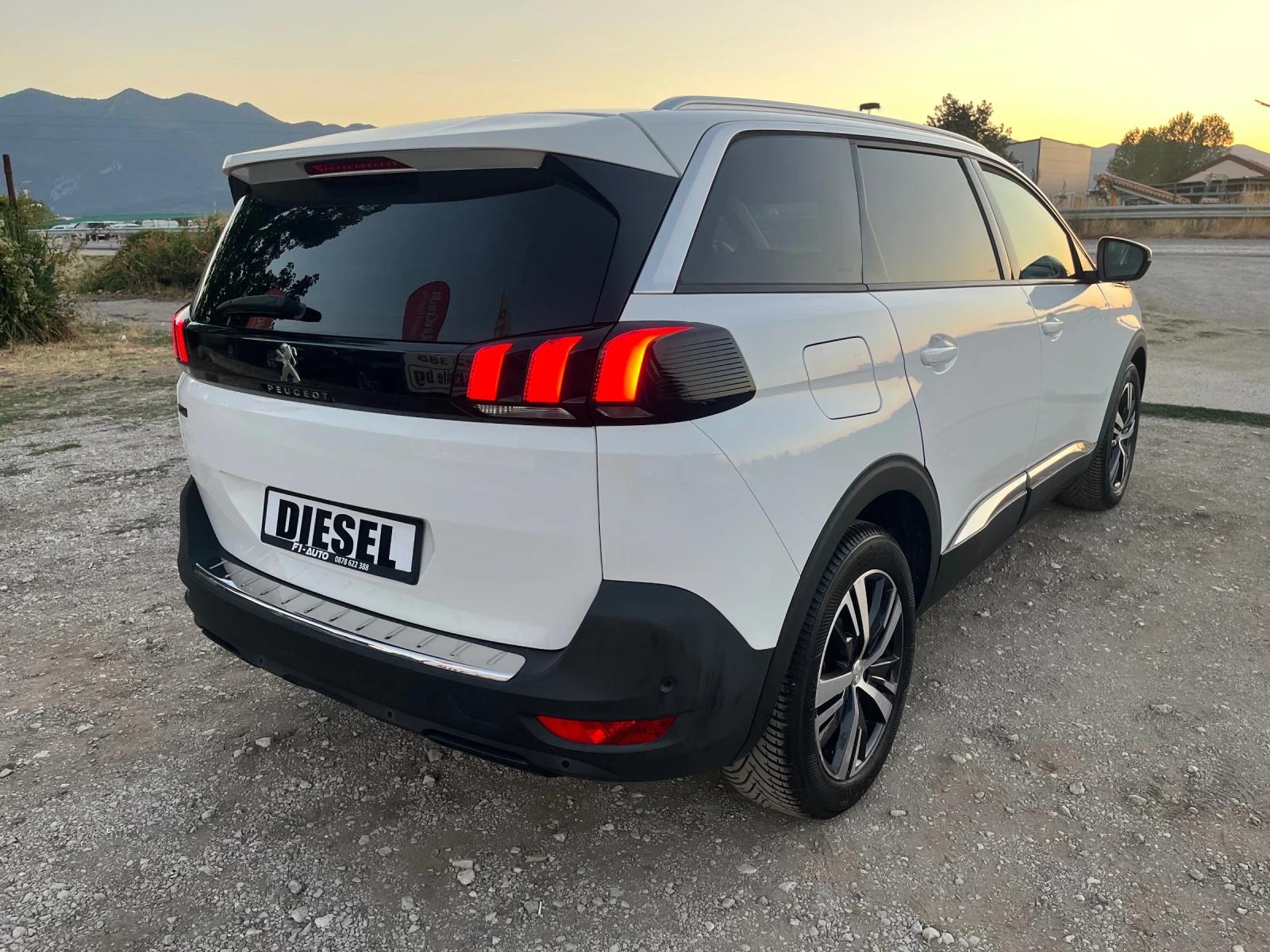 Peugeot 5008 1.6HDI-120-7места-КАМЕРА-ИТАЛИЯ, снимка 9 - Автомобили и джипове - 55996880