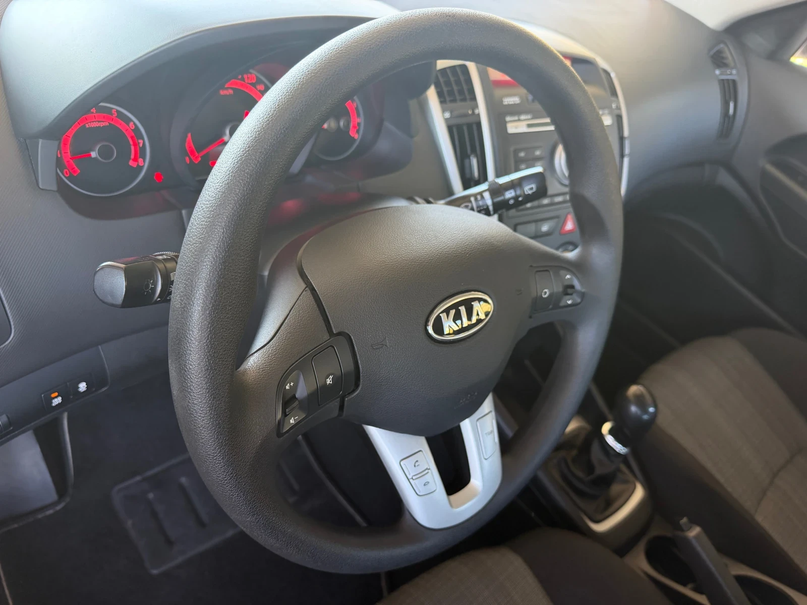 Kia Ceed 1.4* REALNI KM* KLIMA | Mobile.bg � ����������� 9