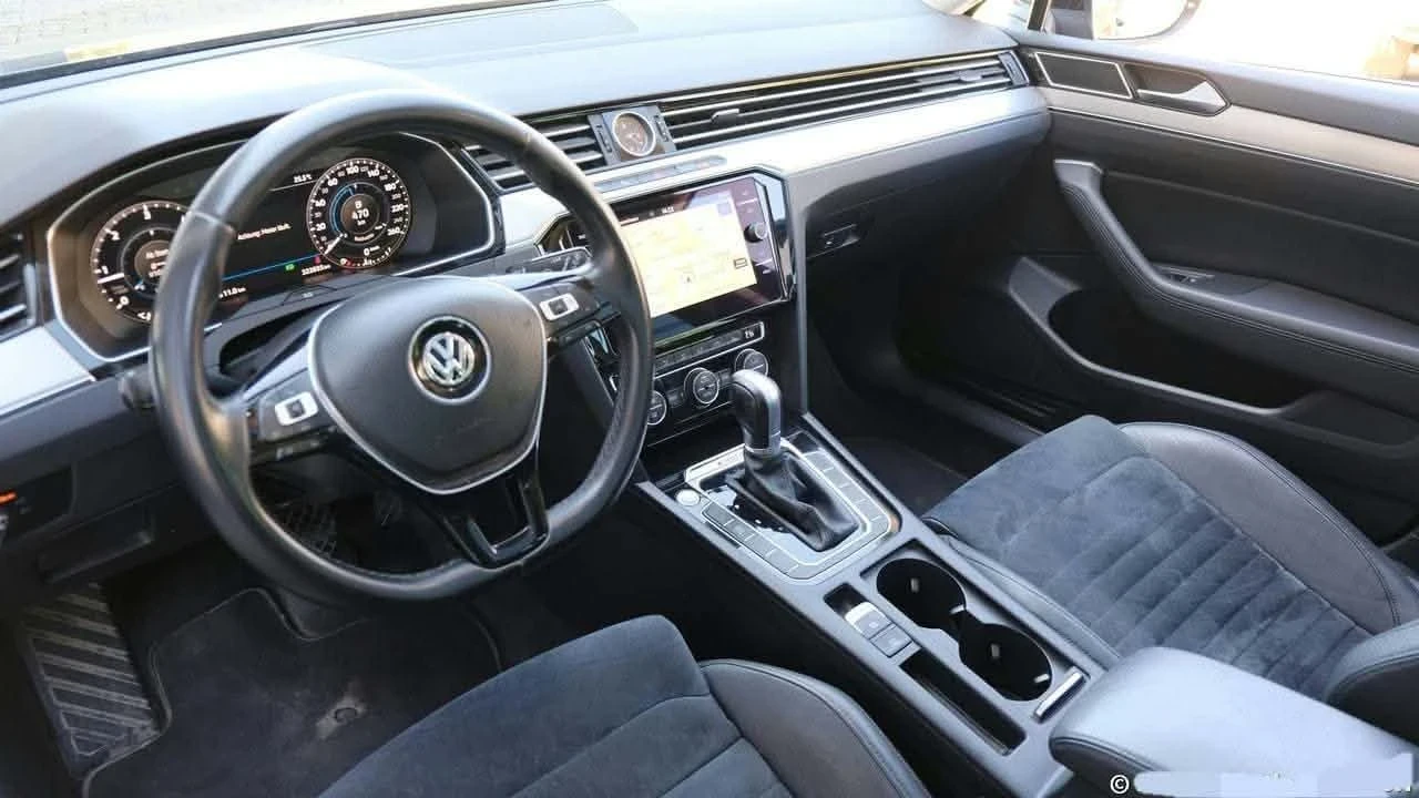 VW Passat R-Line  DIGITAL   190�� 4�4 | Mobile.bg � ����������� 4