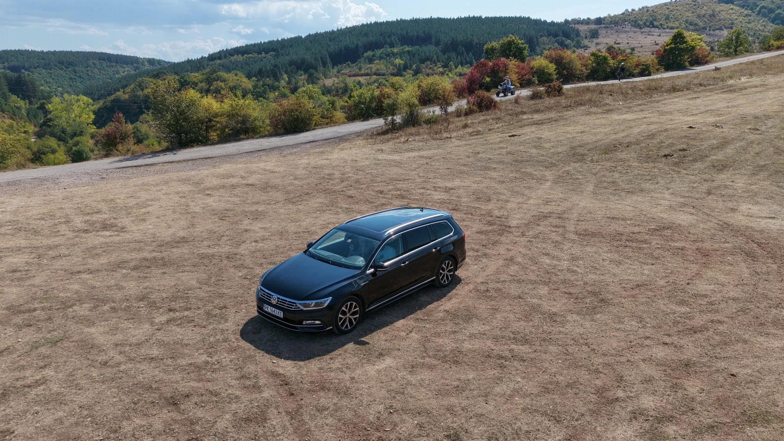 VW Passat R-Line  DIGITAL   190Кс 4х4, снимка 4 - Автомобили и джипове - 56156407
