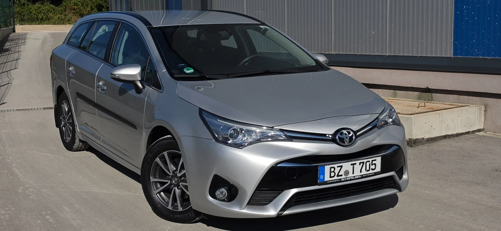 Toyota Avensis 1.8 * 86.000км* като нова
