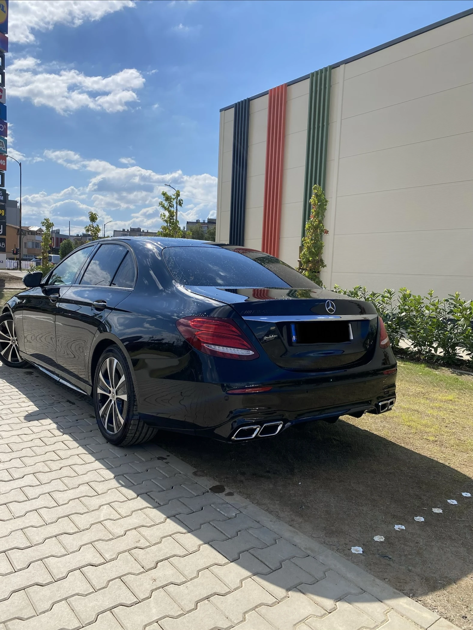 Mercedes-Benz E 200, снимка 4 - Автомобили и джипове - 56352319