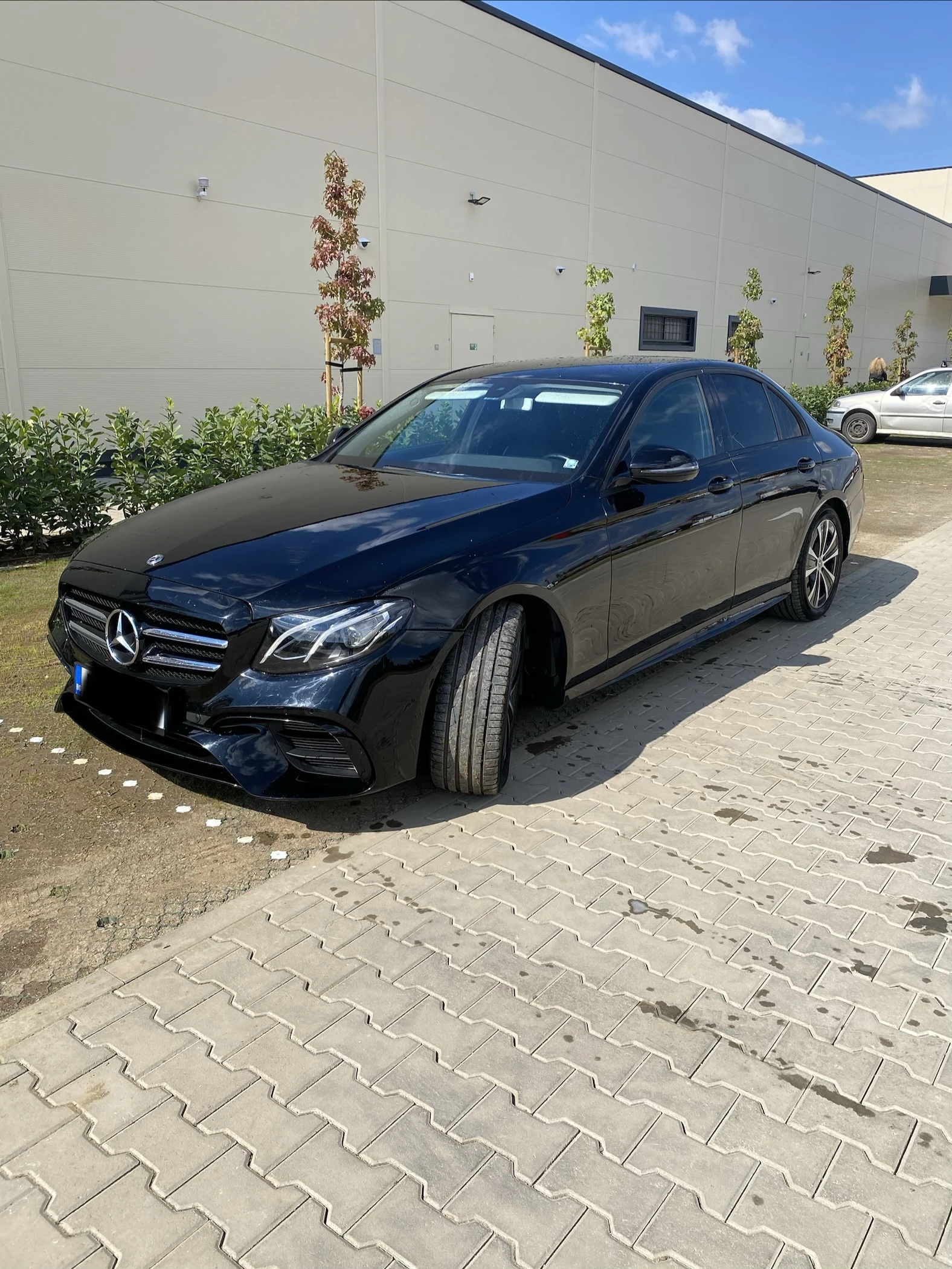 Mercedes-Benz E 200, снимка 2 - Автомобили и джипове - 56352319