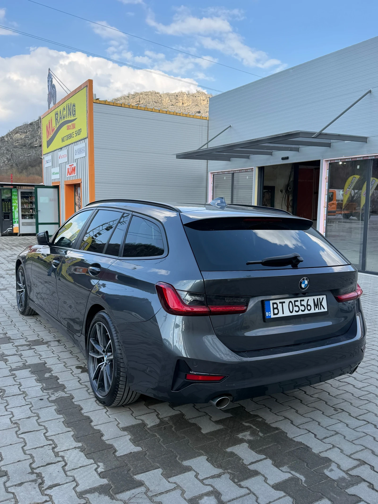 BMW 318 318 d G21 , снимка 4 - Автомобили и джипове - 56377518
