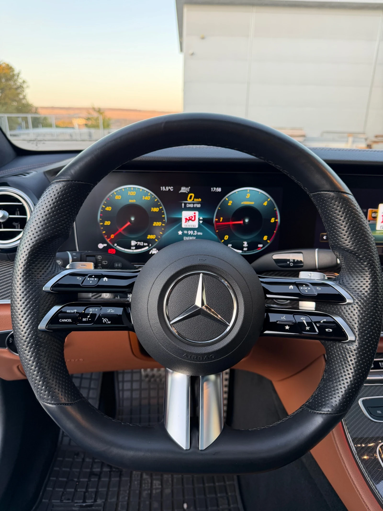 Mercedes-Benz E 400, снимка 14 - Автомобили и джипове - 56608565