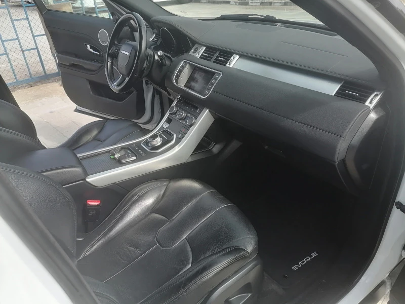 Land Rover Range Rover Evoque 2.2d+ 150кс+ 4х4+ Камера+ Панорама+ Навигация+ Xen, снимка 12 - Автомобили и джипове - 45742894