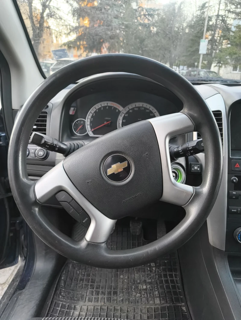 Chevrolet Captiva Бензин+ газ, снимка 9 - Автомобили и джипове - 48731837