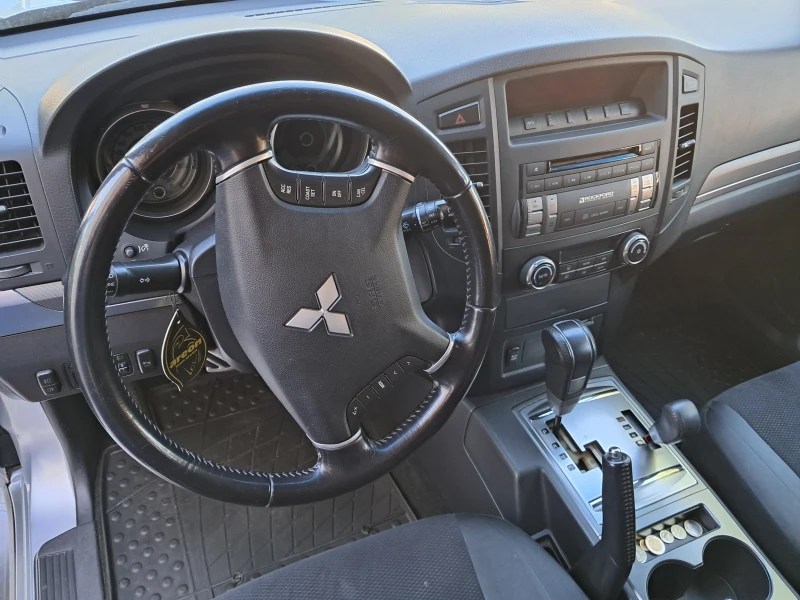 Mitsubishi Pajero 3.2 DI-DC--167000км.ПЪЛНА СЕРВИЗНА ИСТОРИЯ, снимка 11 - Автомобили и джипове - 51631681
