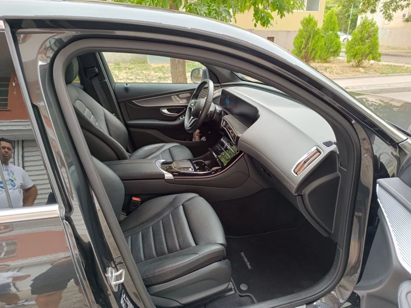 Mercedes-Benz EQC 400- 4MATIC, снимка 9 - Автомобили и джипове - 51726090