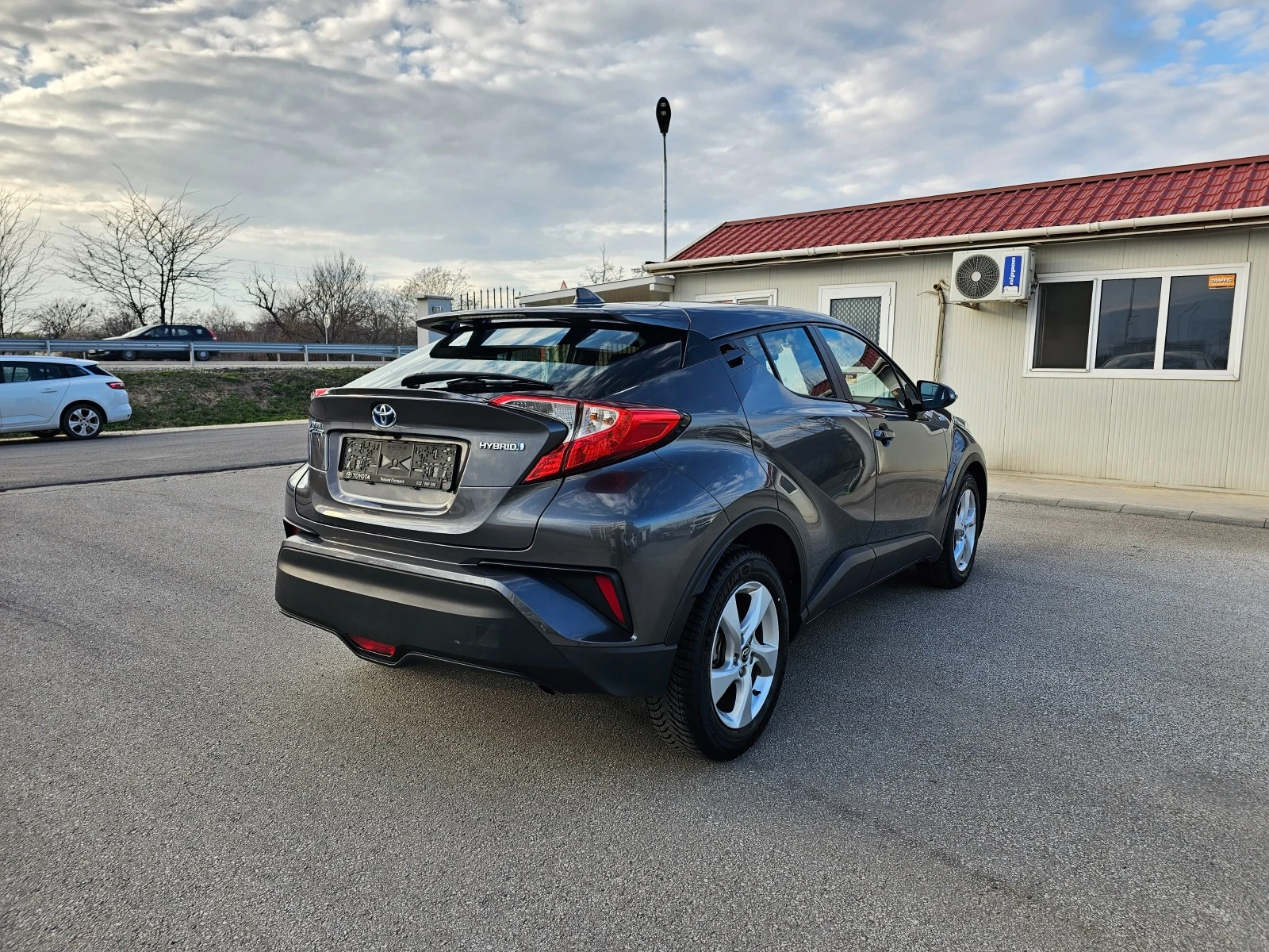 Toyota C-HR  1.8i HYBRID EVRO 6B - изображение 5