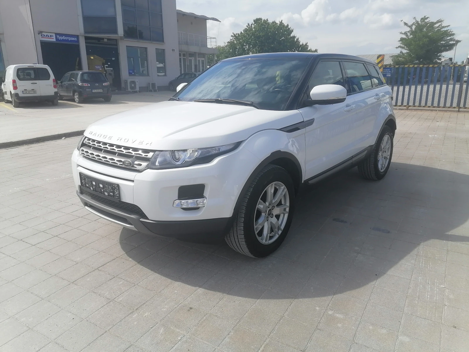 Land Rover Range Rover Evoque 2.2d+ 150кс+ 4х4+ Камера+ Панорама+ Навигация+ Xen - изображение 2