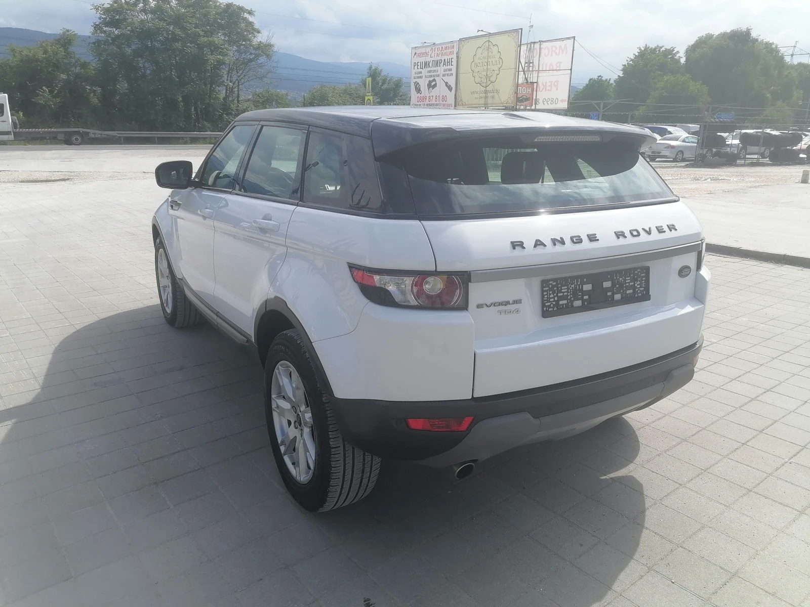 Land Rover Range Rover Evoque 2.2d+ 150кс+ 4х4+ Камера+ Панорама+ Навигация+ Xen - изображение 4