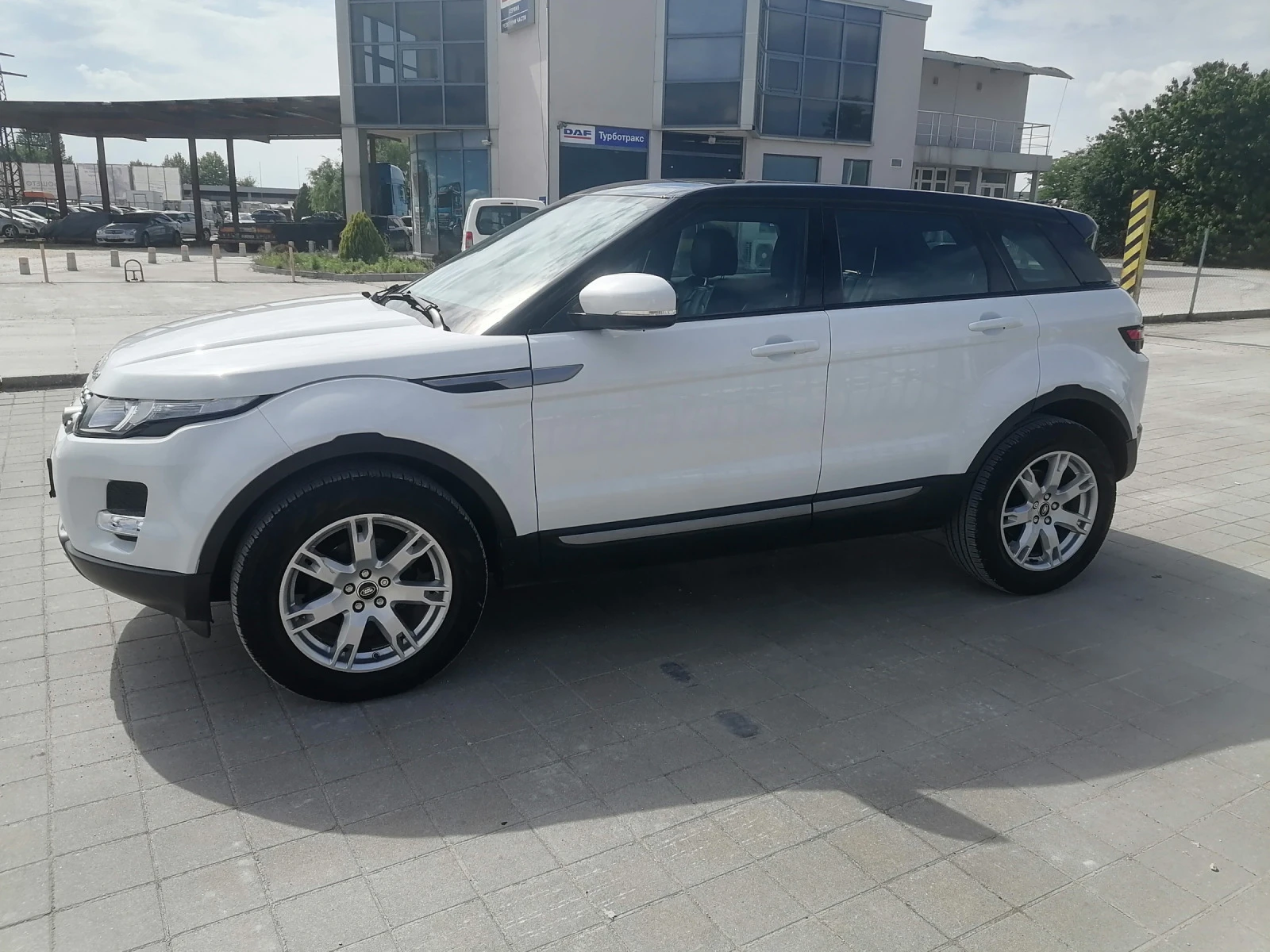 Land Rover Range Rover Evoque 2.2d+ 150кс+ 4х4+ Камера+ Панорама+ Навигация+ Xen - изображение 3