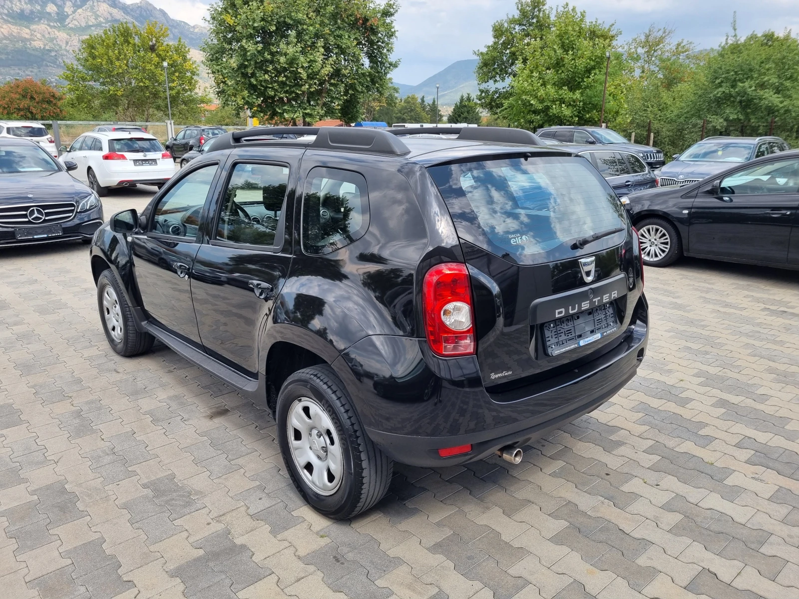 Dacia Duster 1.6i-105ps ГАЗОВ ИНЖЕКЦИОН * ОБСЛУЖЕНА* EURO 5B - изображение 4