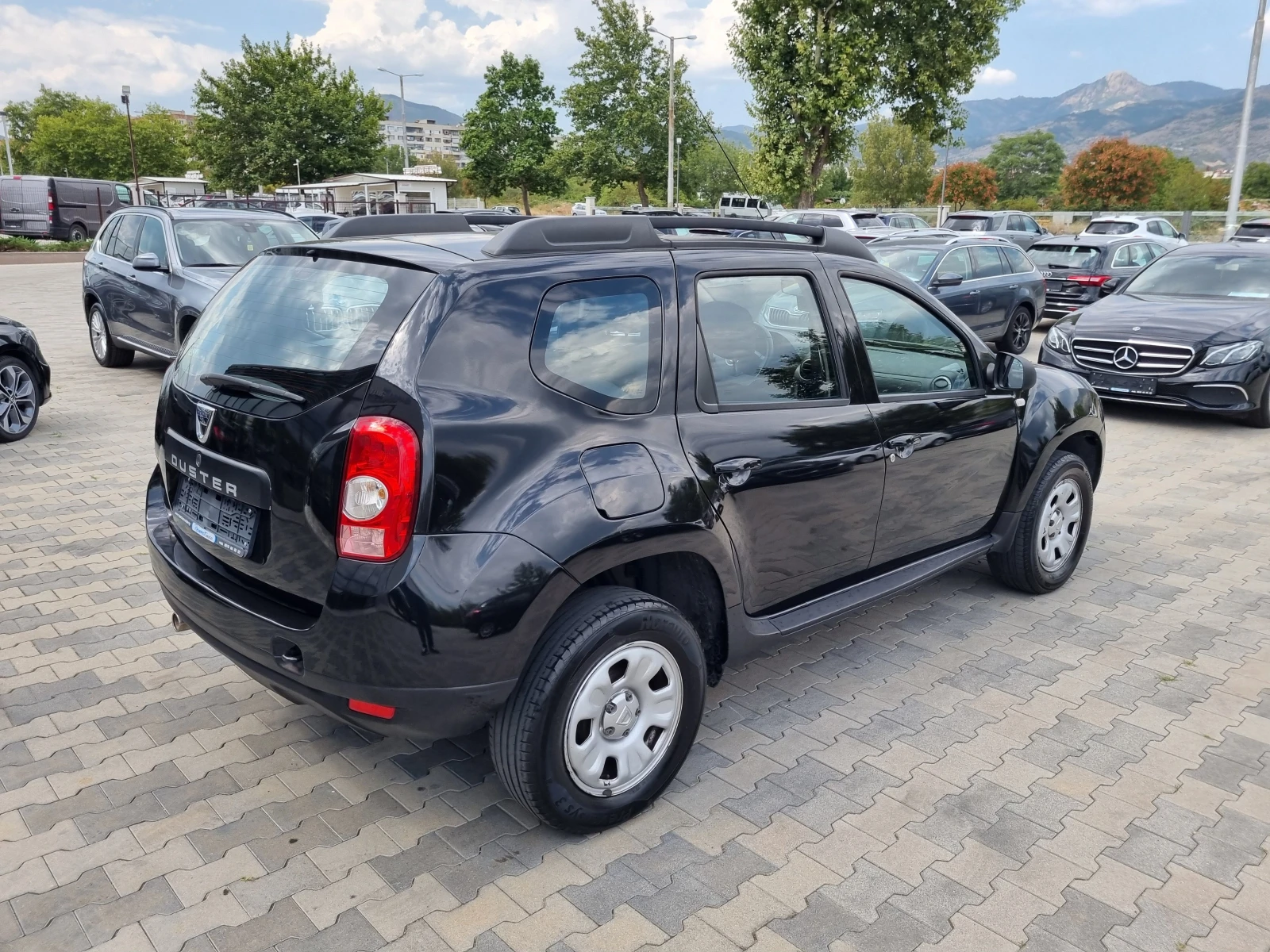 Dacia Duster 1.6i-105ps ГАЗОВ ИНЖЕКЦИОН * ОБСЛУЖЕНА* EURO 5B - изображение 6