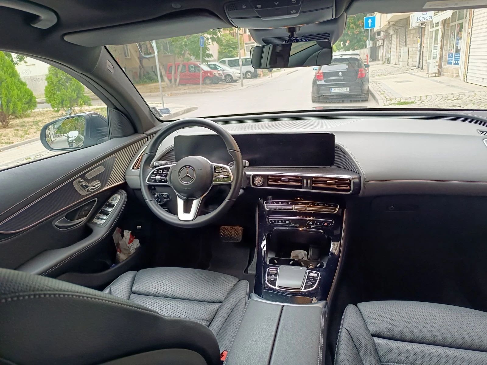 Mercedes-Benz EQC 400- 4MATIC - изображение 8