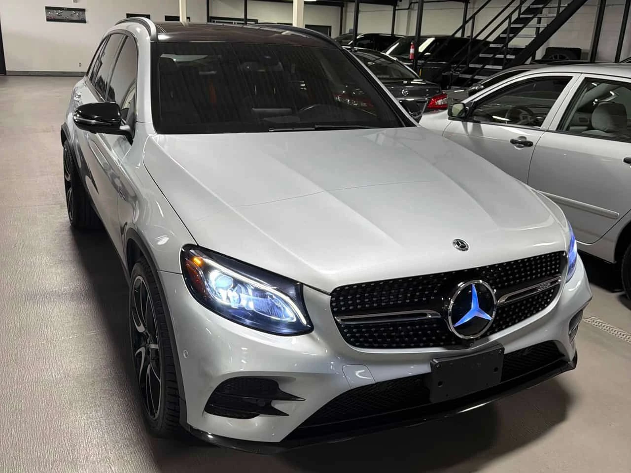 Mercedes-Benz GLC 43 AMG ПАНОРАМА/BURMESTER/360 КАМЕРИ, снимка 2 - Автомобили и джипове - 54229893