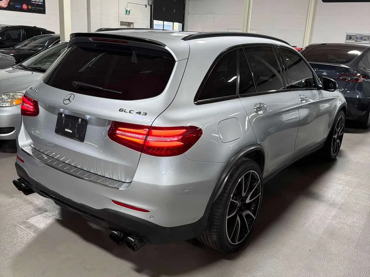 Mercedes-Benz GLC 43 AMG ПАНОРАМА/BURMESTER/360 КАМЕРИ, снимка 3 - Автомобили и джипове - 54229893