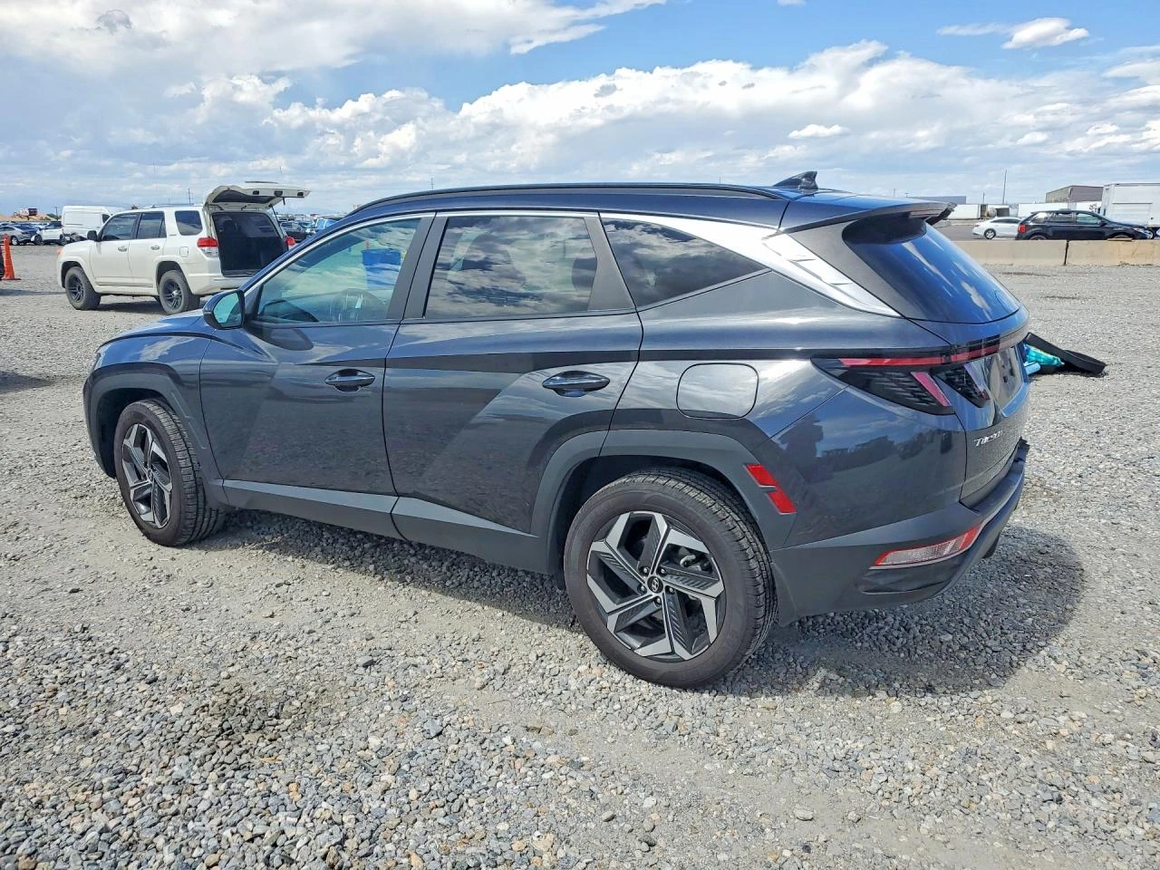 Hyundai Tucson 2.5l Sel, снимка 2 - Автомобили и джипове - 55995572