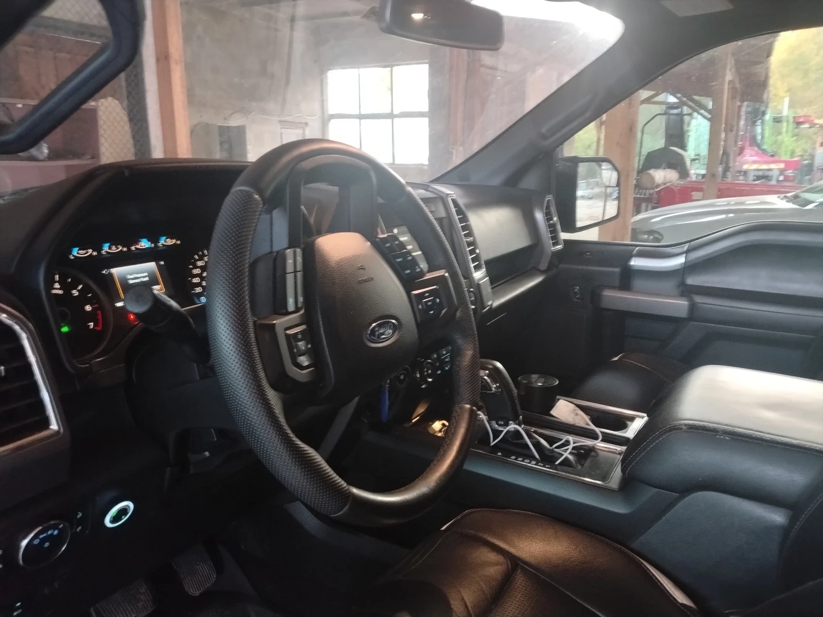 Ford F150, снимка 2 - Автомобили и джипове - 56633597