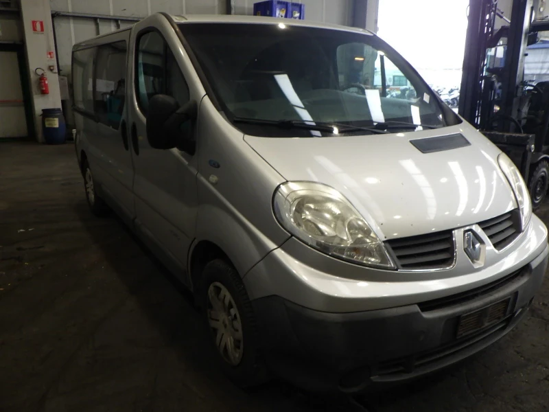 Renault Trafic 2.0 DCI, снимка 1 - Бусове и автобуси - 49149122