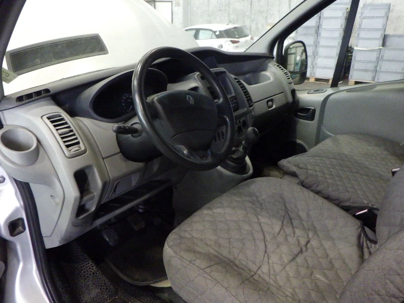 Renault Trafic 2.0 DCI, снимка 4 - Бусове и автобуси - 49149122