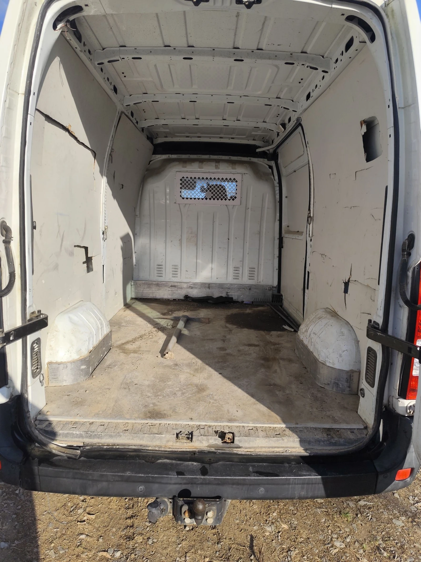 Nissan NV400  - изображение 9