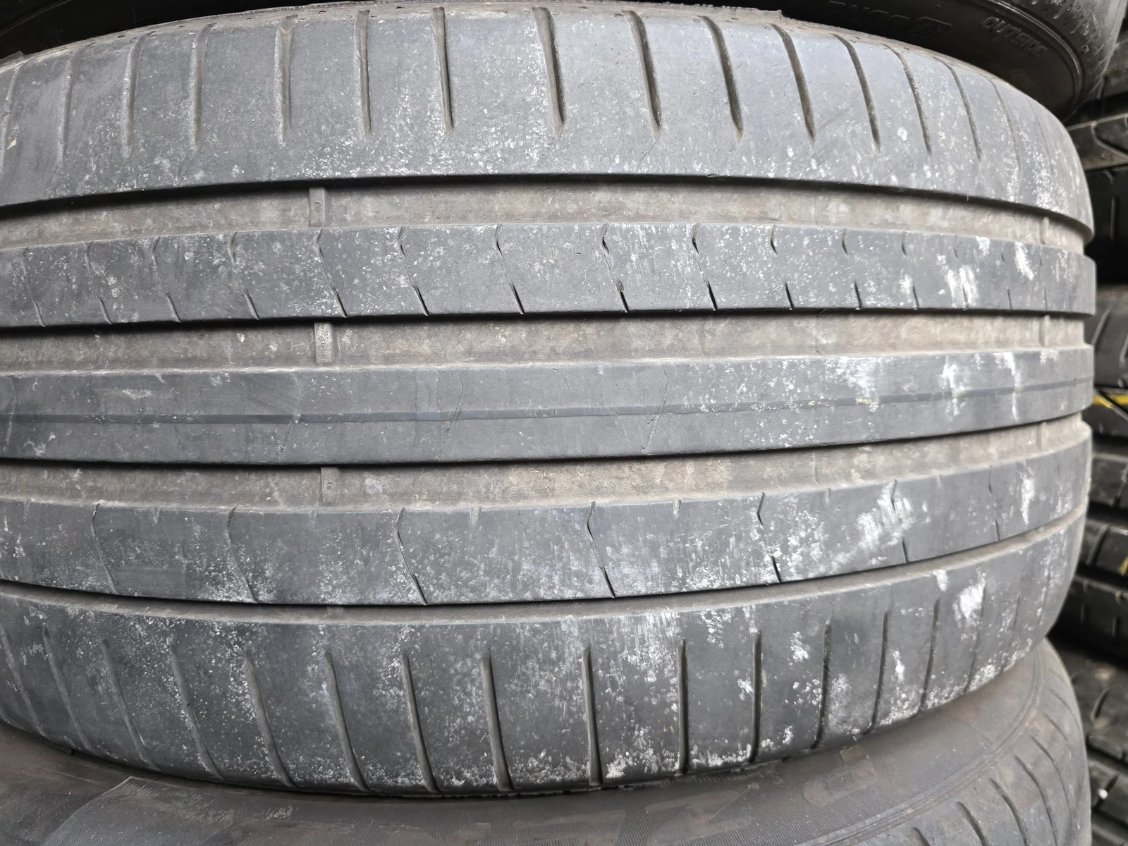 Гуми Летни 265/40R20, снимка 5 - Гуми и джанти - 56735461