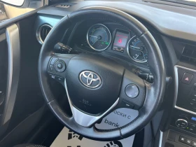 Toyota Auris Hybrid / Сервизирана до последно в TOYOTA, снимка 11