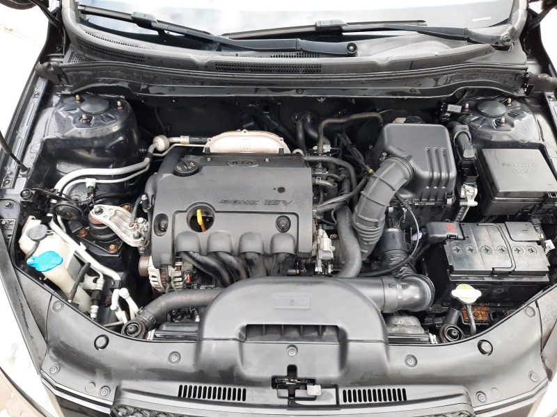 Kia Ceed 1.4 бензин , снимка 16 - Автомобили и джипове - 44941867