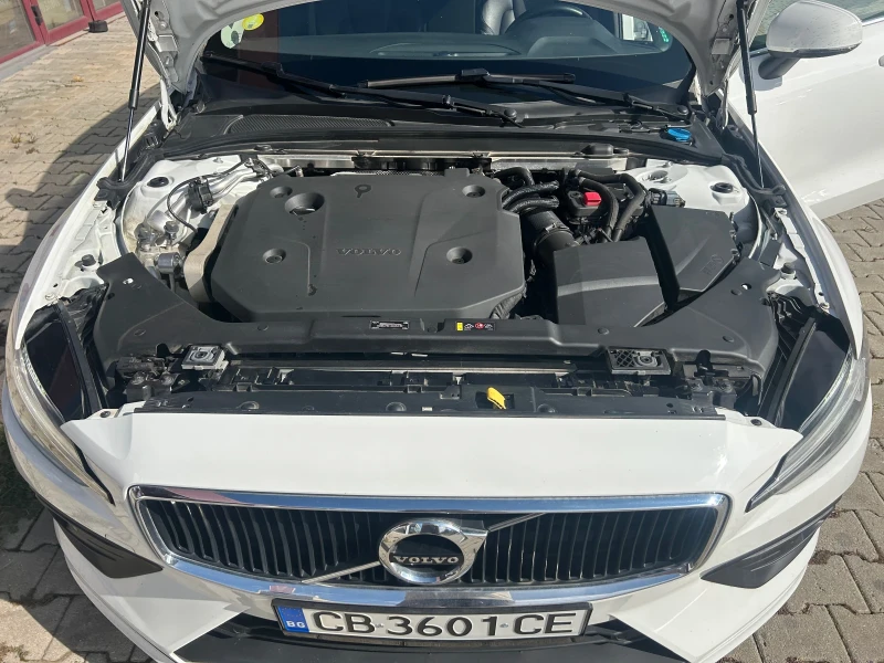 Volvo V60 B4 Hibryd, снимка 17 - Автомобили и джипове - 47260131