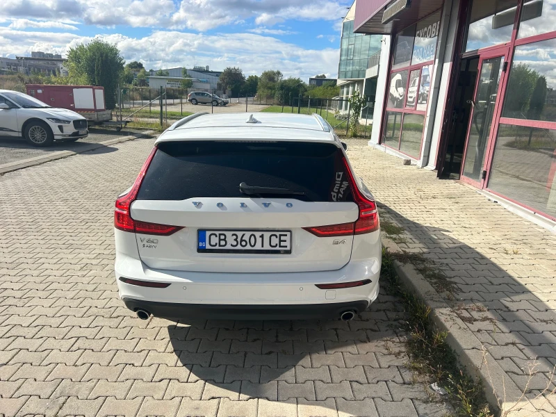 Volvo V60 B4 Hibryd, снимка 5 - Автомобили и джипове - 47260131